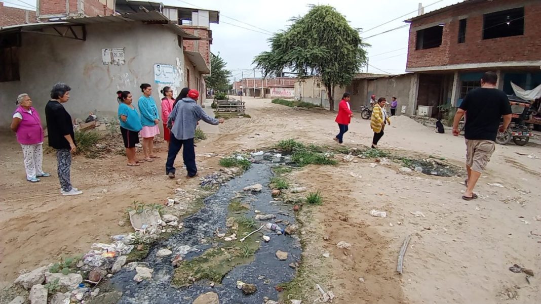 Vecinos Del A H Santa Julia Exigen Continuidad De Obra De Agua Y