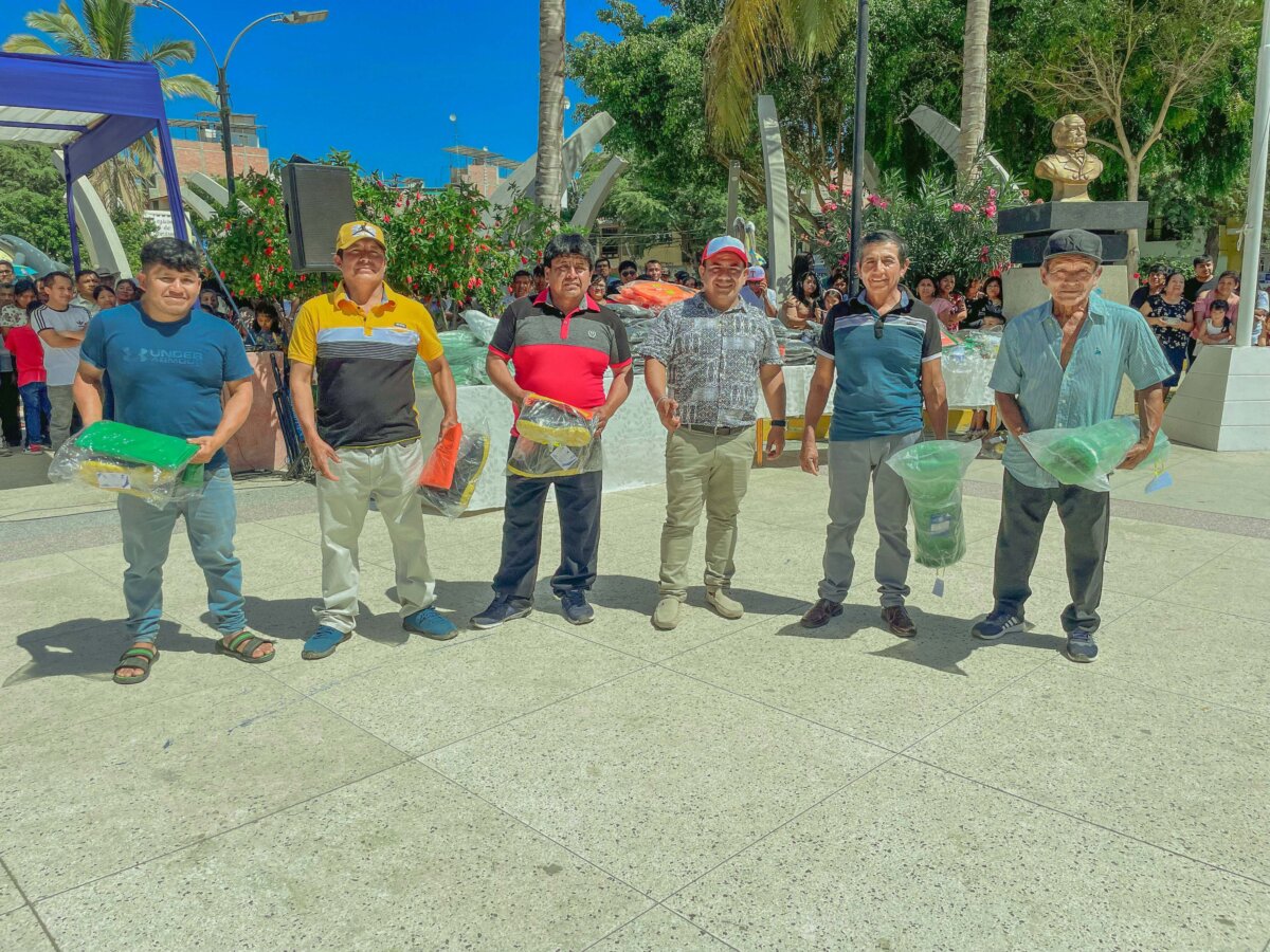 Sechura pescadores participaron de show artístico y recibieron