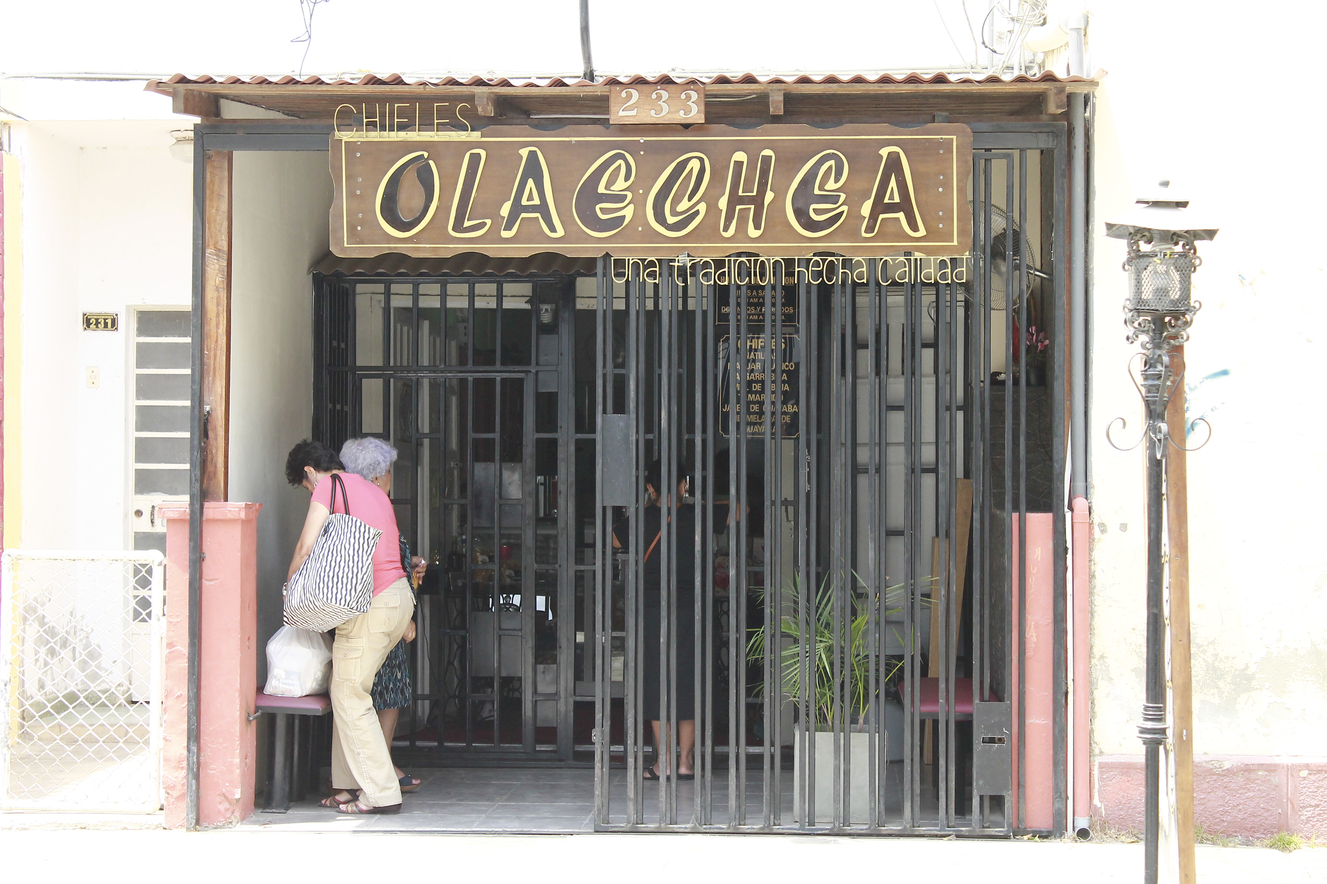 Tienda de chifles 'Olaechea', ubicada en la calle José Olaya 231. Castilla-Piura