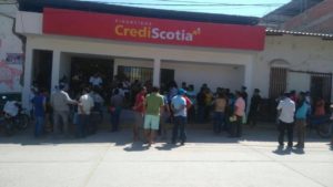 El asalto al local de la financiera CrediScotia ocurrió la mañana de ayer. Foto: Tambogrande al día.