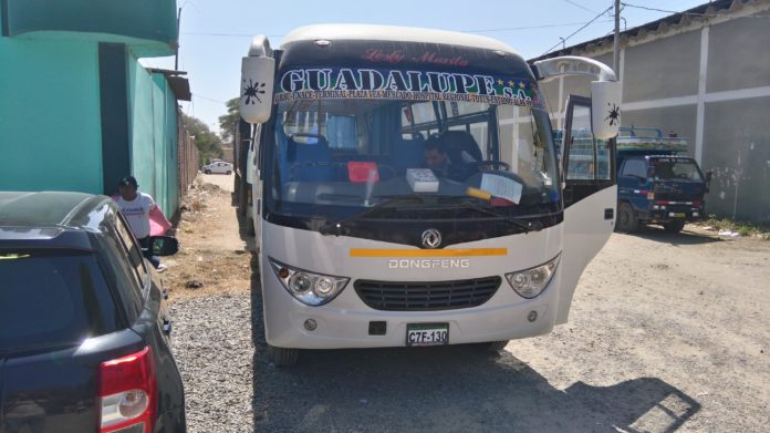 Bus con placa falsa