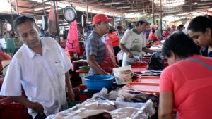 Los comerciantes indican que el 28 y 29 de julio los precios podrían elevarse más. Foto: Andrés Muñinco