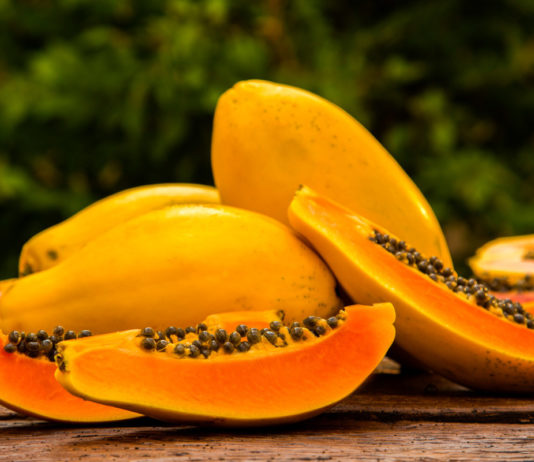 Conoce los increíbles beneficios de las semillas de papaya.