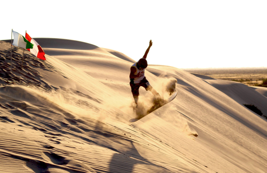 Sandboard: el deporte extremo que se adueña del Médano Blanco
