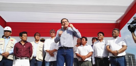 PRESIDENTE MARTIN VIZCARRA VISITA ZONA AFECTADA POR DESBORDE DE RIO PIURA