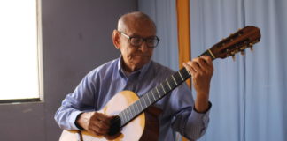 El gran concertista de guitarra piurano, Raúl Lozada Arrunátegui