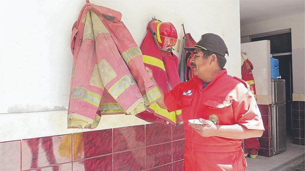 Bomberos de Piura se encuentran en situación crítica: sin uniformes, equipos adecuados ni unidades