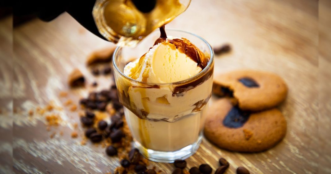 Descubre cómo preparar un delicioso helado casero con licor de café
