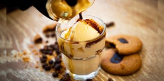 Descubre cómo preparar un delicioso helado casero con licor de café