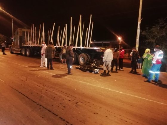 Motociclista muere tras chocar contra un tráiler en carretera Panamericana