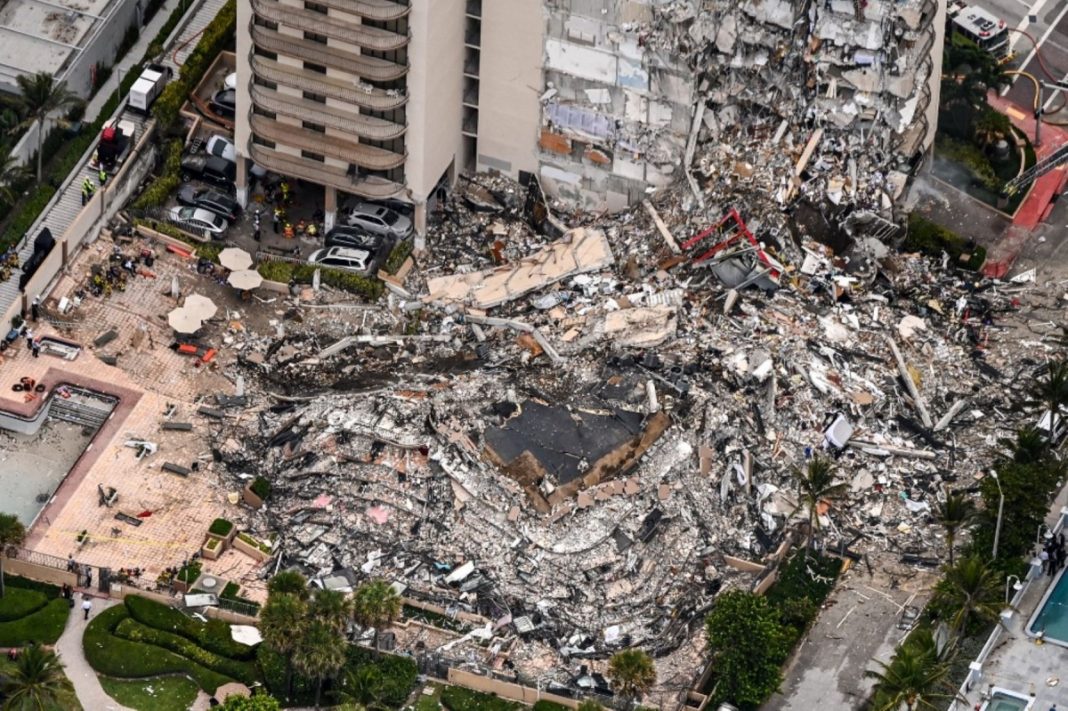 Número de fallecidos suben a 24 tras derrumbe de edificio en Miami
