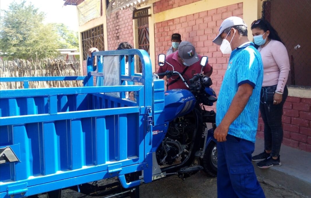 Comuna de Tambogrande dona motofurgoneta a caserío de Casaraná