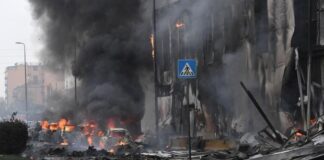 Italia: mueren 8 personas al estrellarse un avión privado contra un edificio cerca de Milán