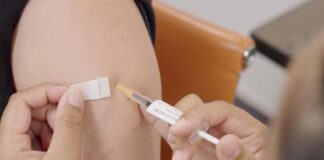 Vacunación contra la covid-19 e influenza se podrán aplicar de forma simultánea