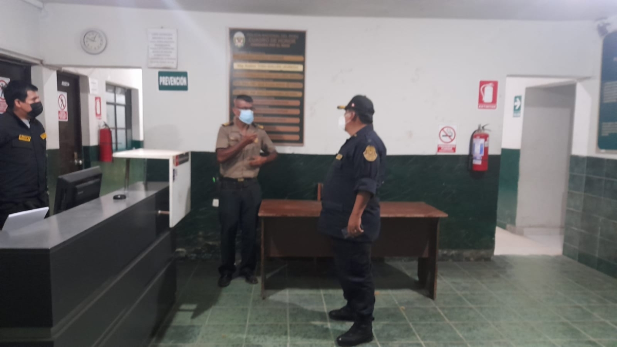 Jefe de la I Macro Región Policial visitó comisarías en Sullana y Piura