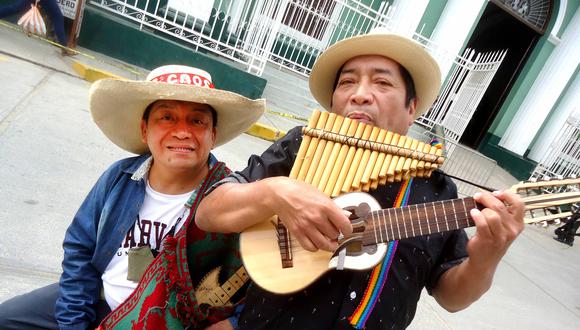 Piura: hermanos cataquenses recorren el mundo tocando nuestra música folclórica