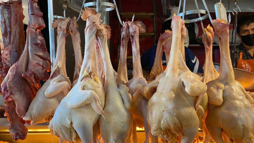 Se eleva el precio del pollo y otros alimentos en el Complejo de Mercados de Piura.