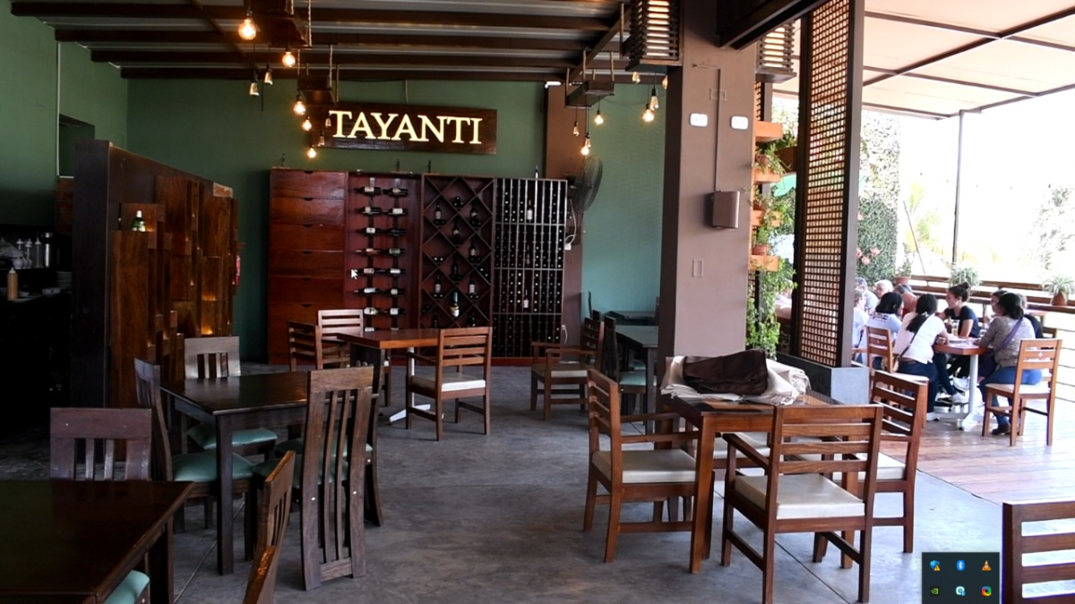 Restaurante Tayanti pide disculpas a clienta por mala experiencia 