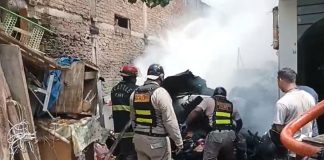 VDO: incendio deja en la calle a adulta mayor
