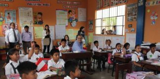 Ministro de Educación afirma que el año escolar inicia en marzo pese a crisis social