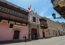 Gobierno peruano retira a su embajador en Honduras por declaraciones de su presidenta.