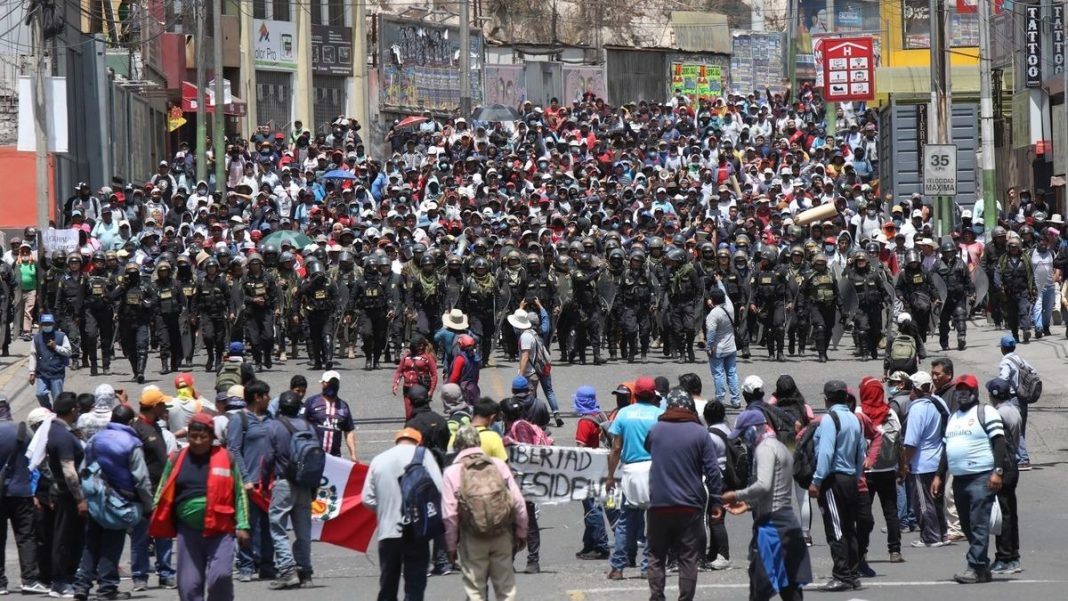 Las protestas en el Perú vienen generando pérdidas económicas.