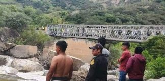 Rescatan cuerpo de uno de los hermanos desaparecidos en río Huancabamba.