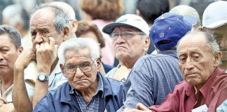 Trabajadores públicos podrán jubilarse a los 75 años