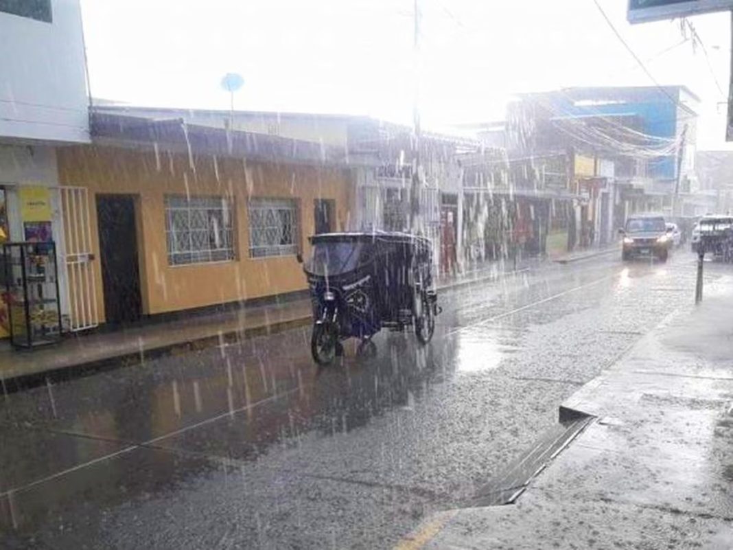 Chulucanas soportó intensa lluvia de 161 litros por metro cuadrado.