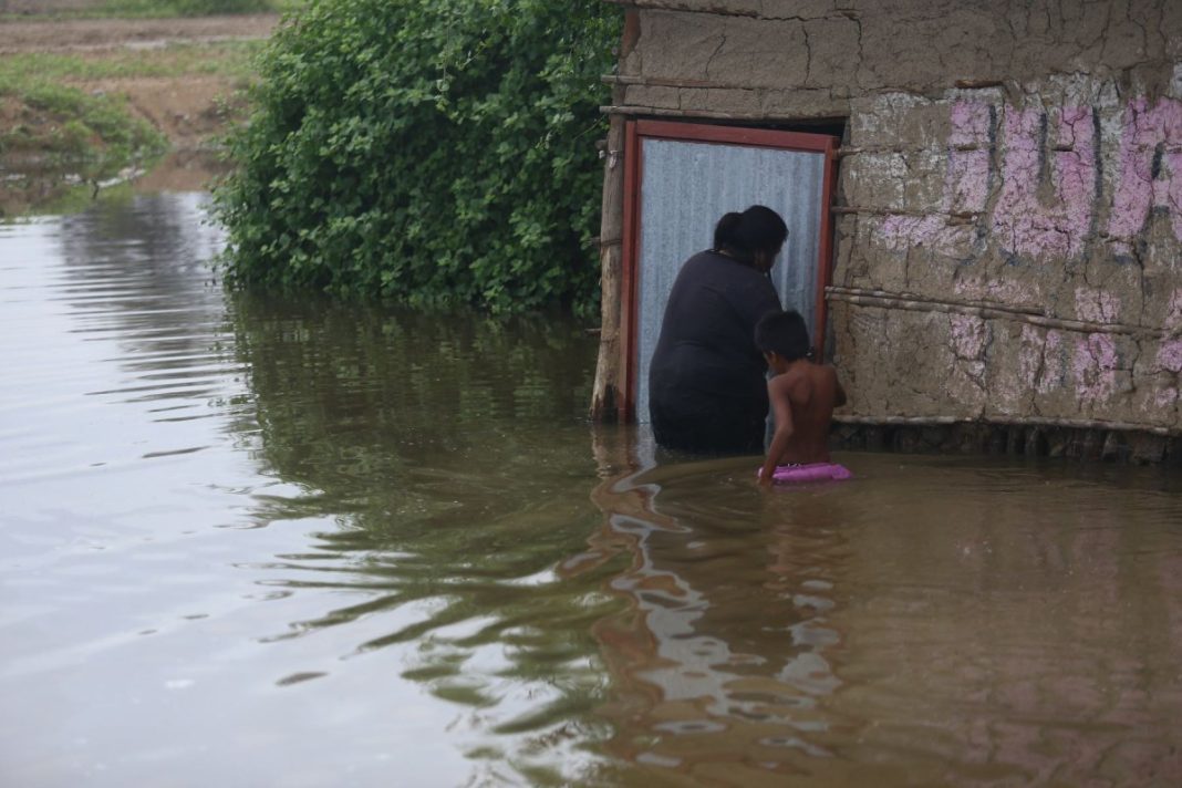 Gobierno lanza bonos para traslado de familias a zonas seguras ante El Niño.