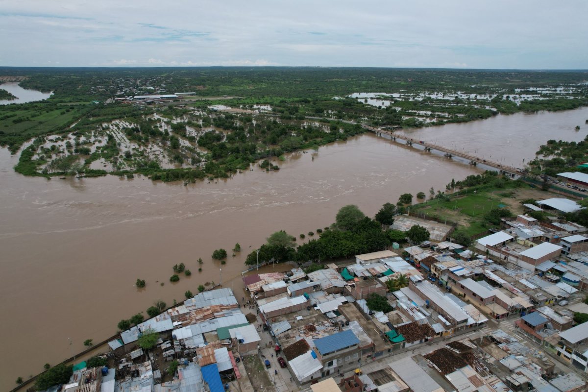 Rio Piura se desbordó el pasado 15 de marzo y dejó varias familias damnificadas.