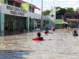 El desborde del río Piura el 27 de febrero de 2017 dejó miles de damnificados sobre todo en el Bajo Piura.