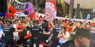Selección peruana protagoniza enfrentamiento con policía española