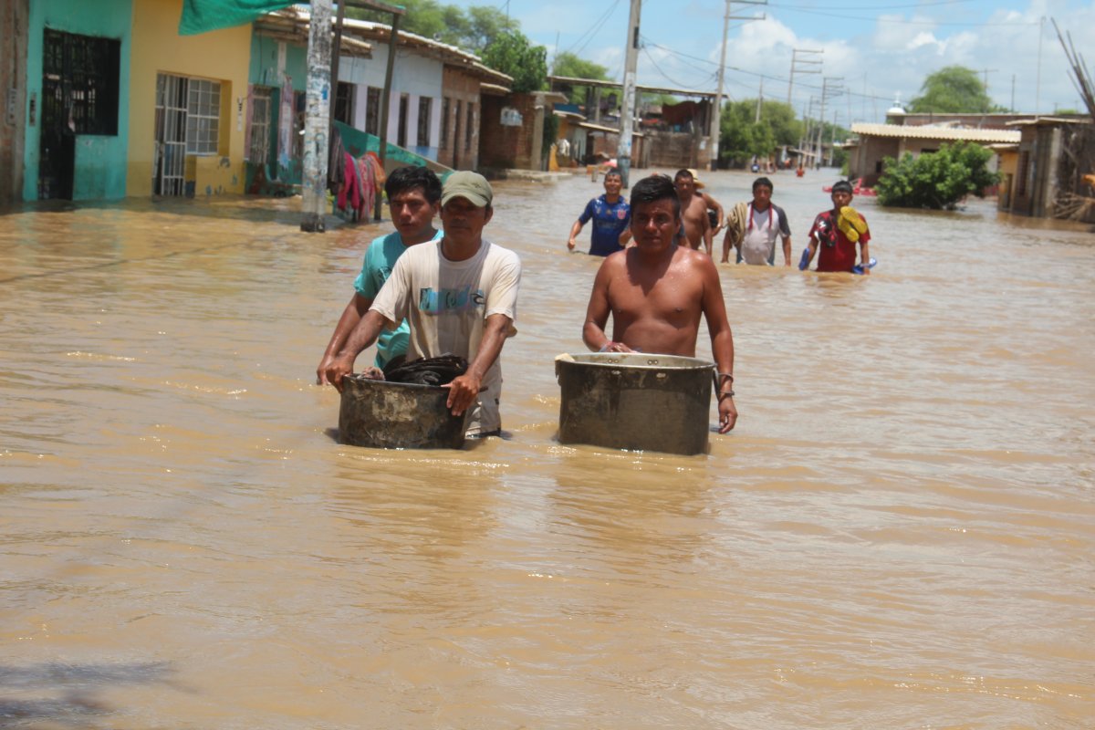 El desborde del río Piura el 27 de febrero de 2017 dejó miles de damnificados sobre todo en el Bajo Piura.