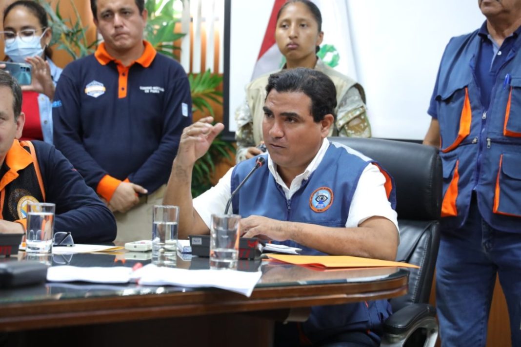 Gobernador de Piura dispone optimizar y sincerar recursos en emergencia de lluvias.