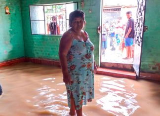 Damnificado por inundación: "Todo hemos perdido, todas nuestras cosas se las ha llevado el río".