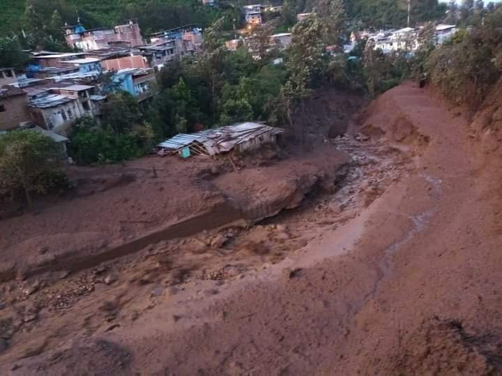 Deslizamiento en Canchaque deja 2 personas desaparecida, 8 heridas y 300 afectadas.