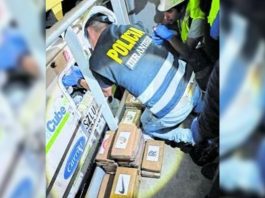 Paita: hallan 48 paquetes de cocaína camuflados en contenedores. / Foto: Diario Correo.
