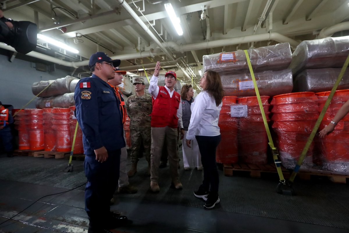 B.A.P. Pisco parte con más de 500 toneladas de ayuda humanitaria hacia Piura.