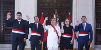 Presidenta Dina Boluarte juramenta cuatro nuevos ministros.