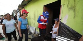 Ministra de Vivienda: "Estamos trabajando en la reubicación de los damnificados en Piura".