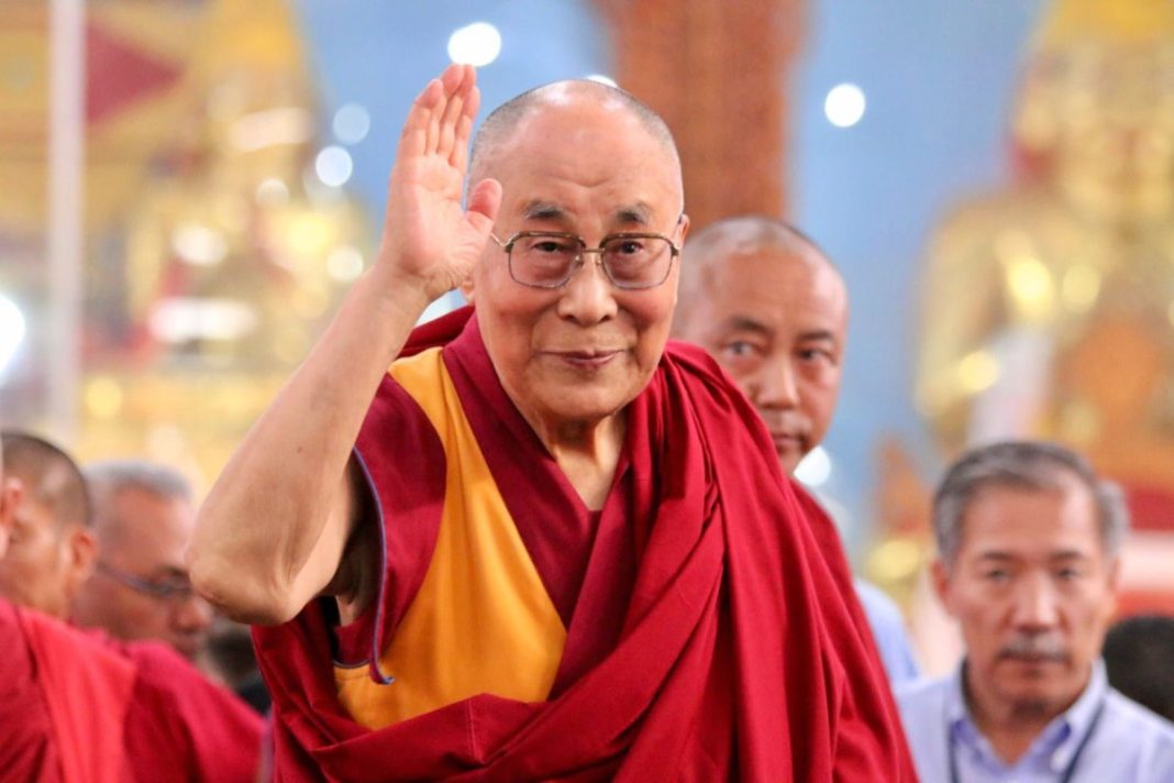 Caso Dalái Lama: ¿cómo le enseño a mi hijo a defenderse frente a una situación de abuso?. / Foto difusión.