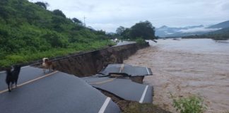 Emergencia por lluvias: autoridades coordina puente aéreo para población aislada en Salitral.
