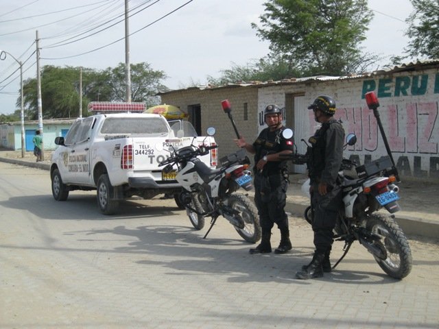 Piura: Policía cierra la frontera para evitar fuga del 