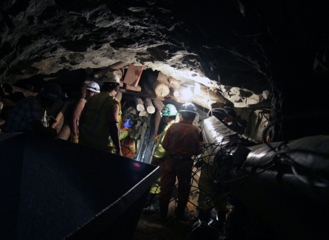 Arequipa: al menos 27 muertos en incendio de mina Yanaquihua.