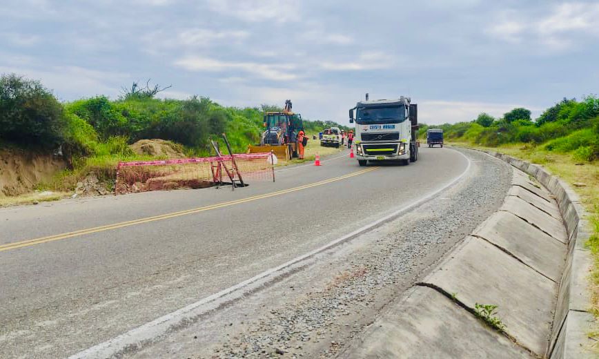 Tambogrande: Provías inicia trabajos de reparación en la carretera del Km 21.