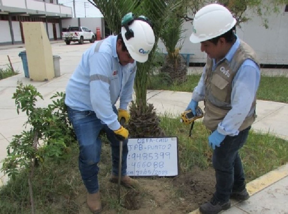 Talara: realizan inspección para identificar fuente de afloramiento de petróleo en colegio