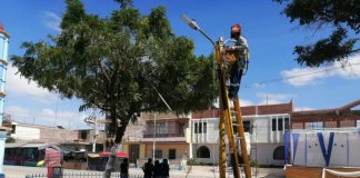 Enosa instala luminarias LED para mejorar alumbrado público en Bernal y Becará/Foto Distriluz