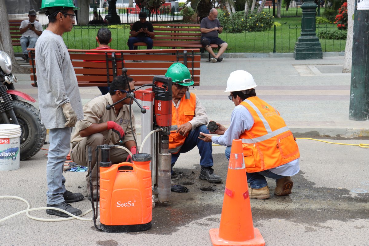 Piura: descubren a proyectista queriendo hacer calicatas en pistas del centro sin autorización