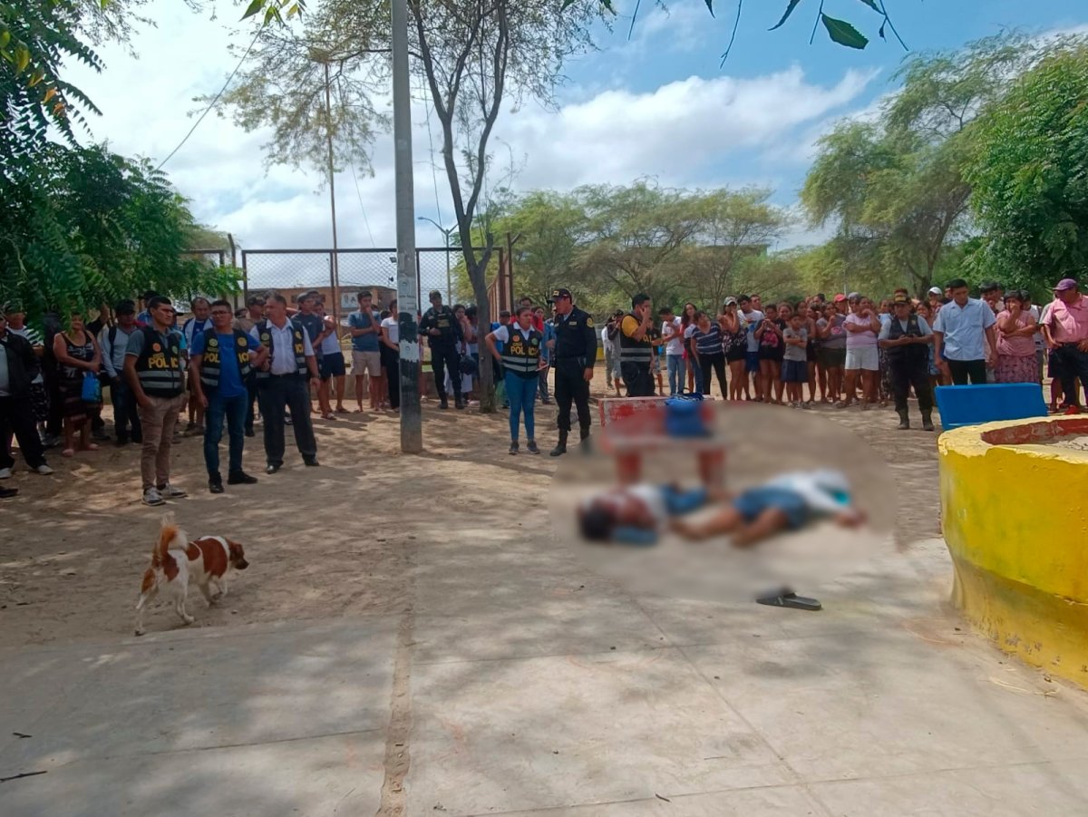 Dos jóvenes mueren acribillados en el distrito de Castilla.